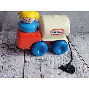 Vintage LITTLE TIKES Red/White/Blue Chunky Gas Truck and driver READ